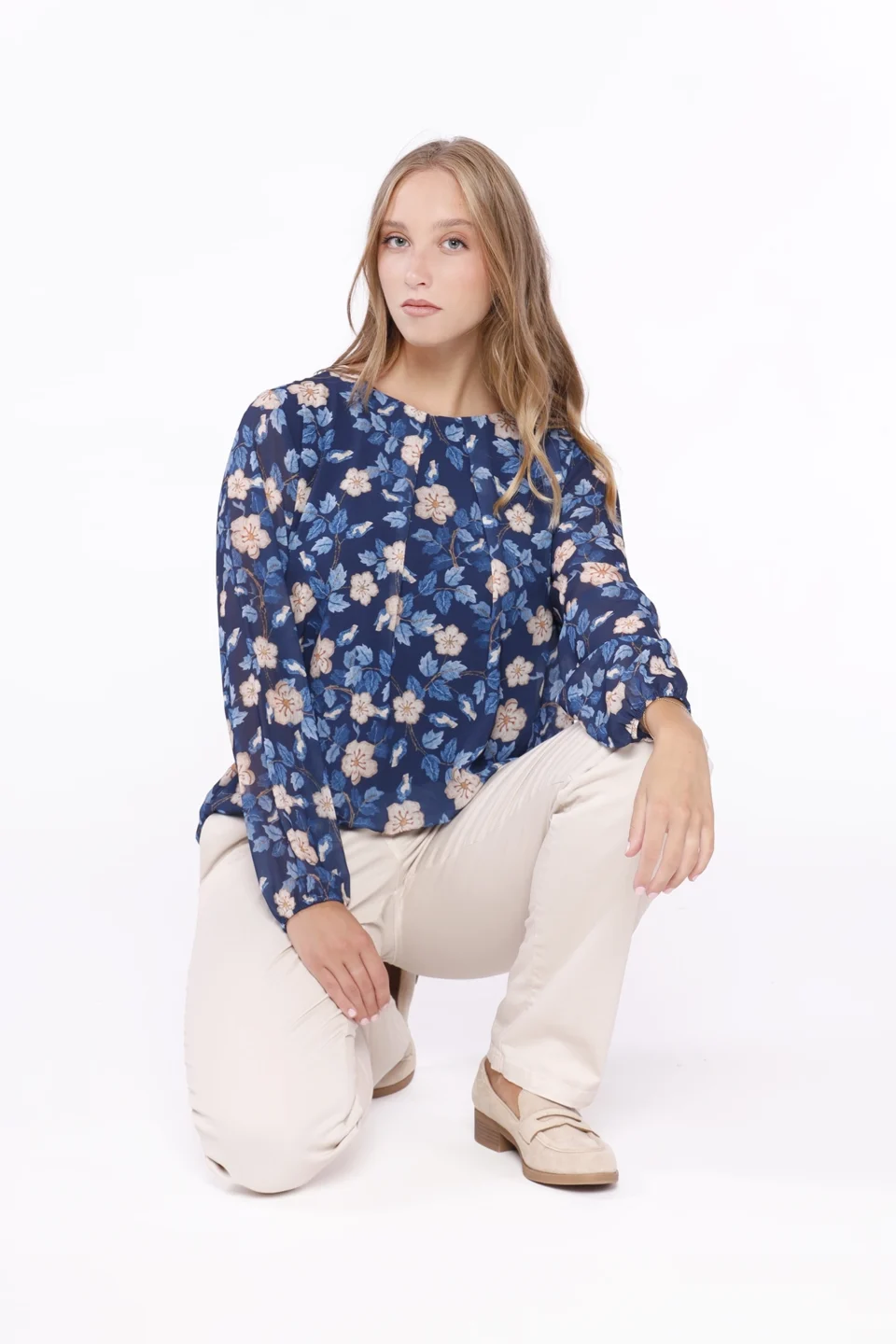 BLUSA a fantasia di fiori con scollo a giro e orli a sbuffo ONEWORLD HYBRID